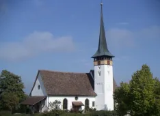 Kirche M&uuml;hleberg Herbst (Foto: Beatrice Moretto)